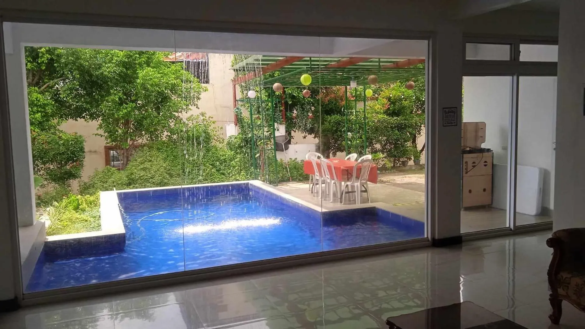 Angeles Private Pool Villa 0*,  Filipíny